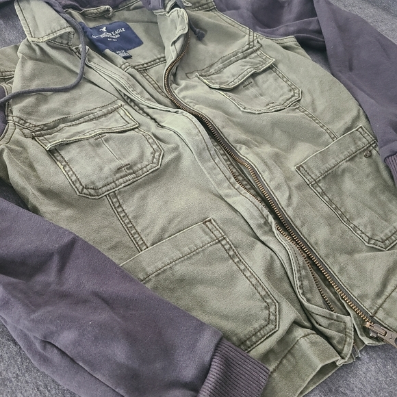 American Eagle Cargo Jacket sweater with hood - Picture 2 of 4